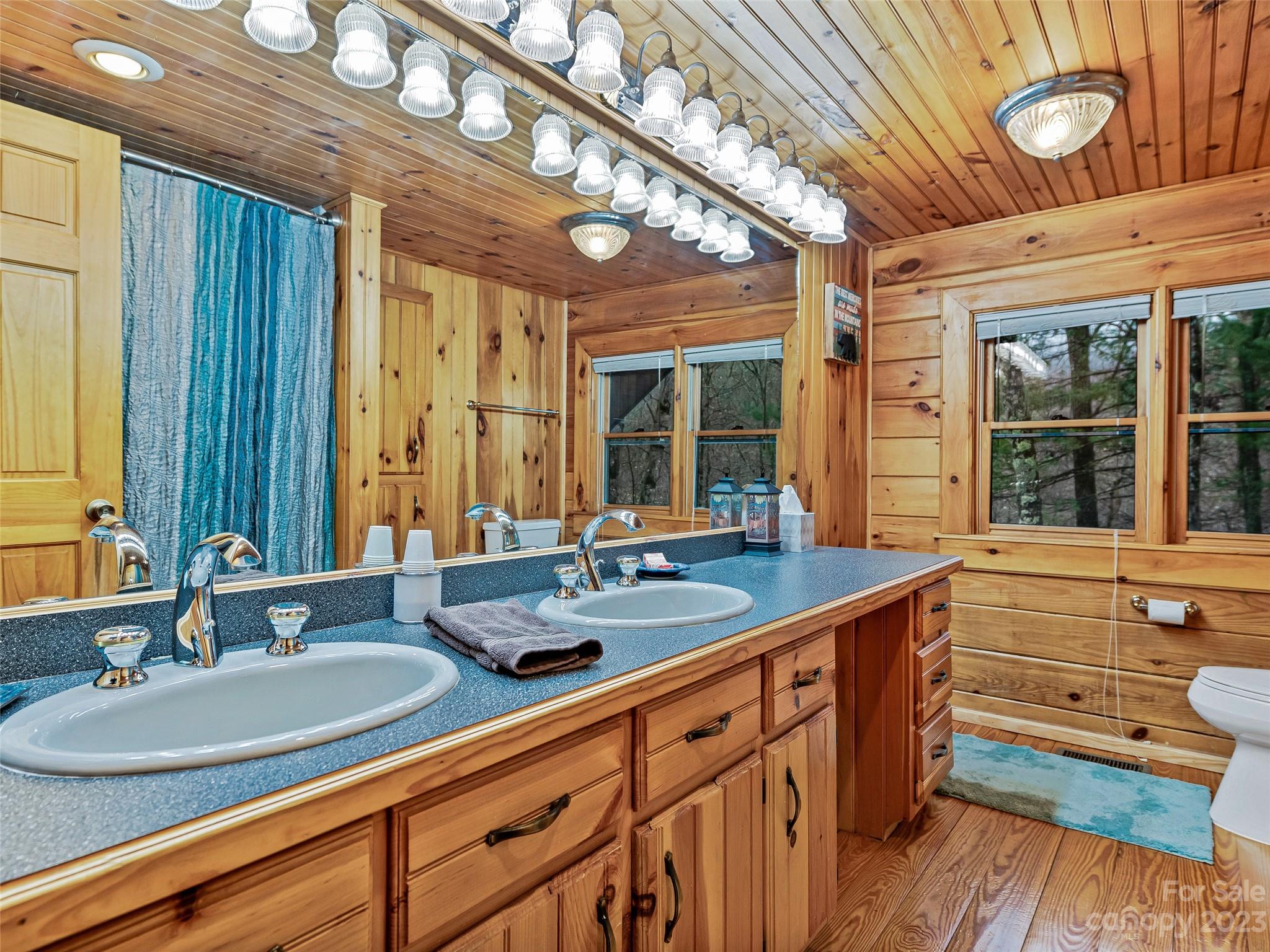 Twin Oaks Estate - Residential