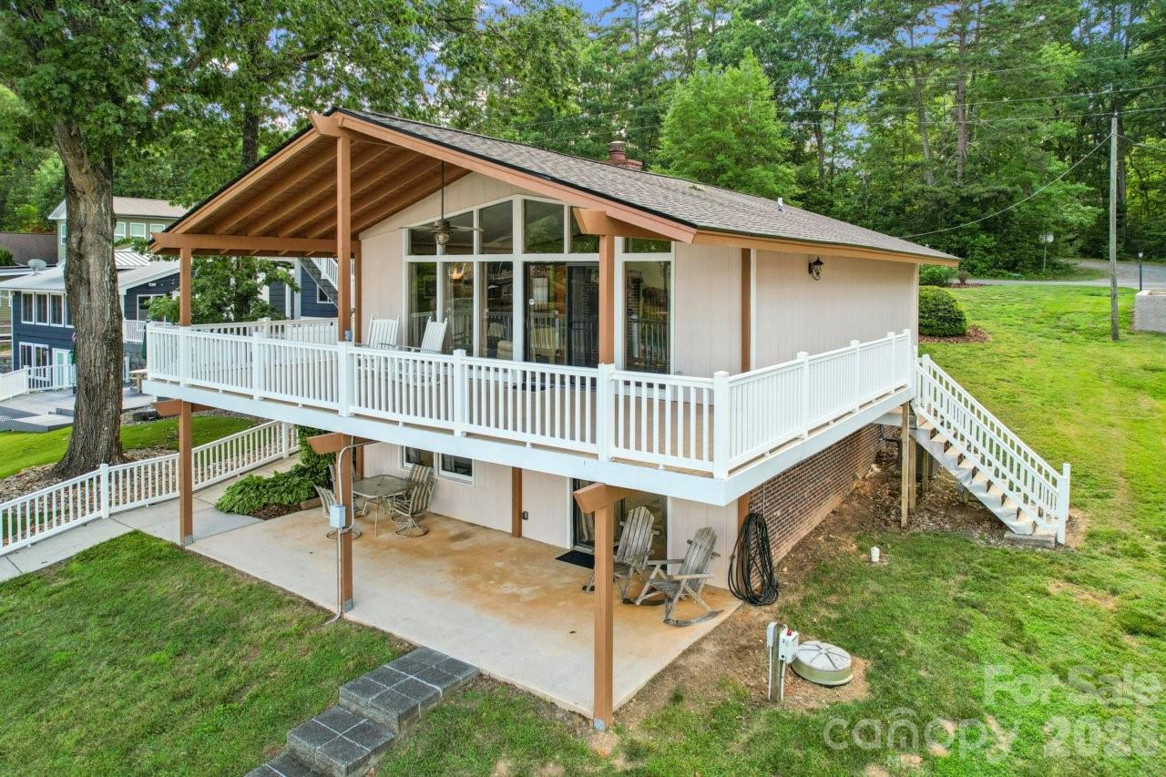 918 Pinehaven Drive