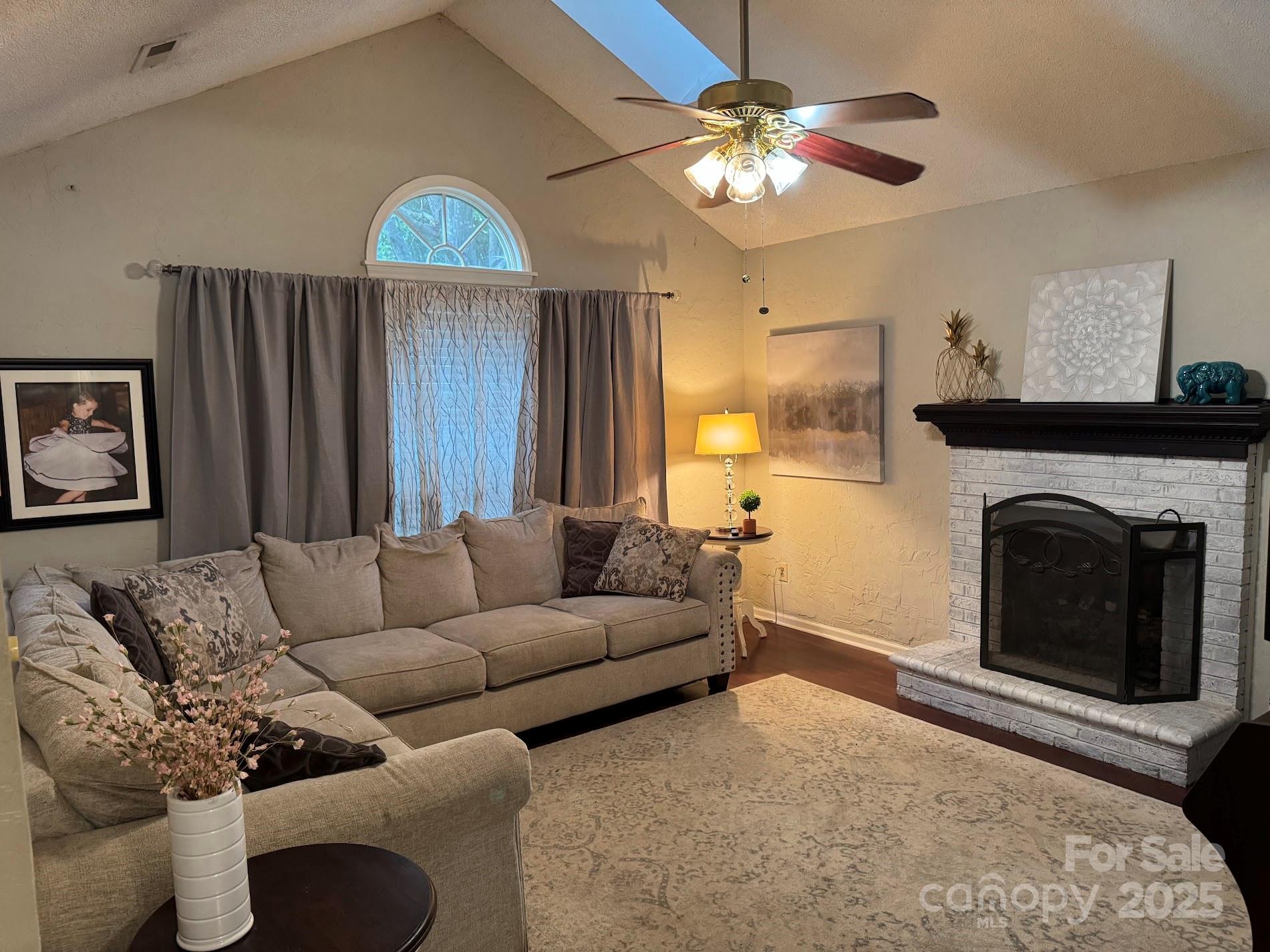 328 Glenridge Court