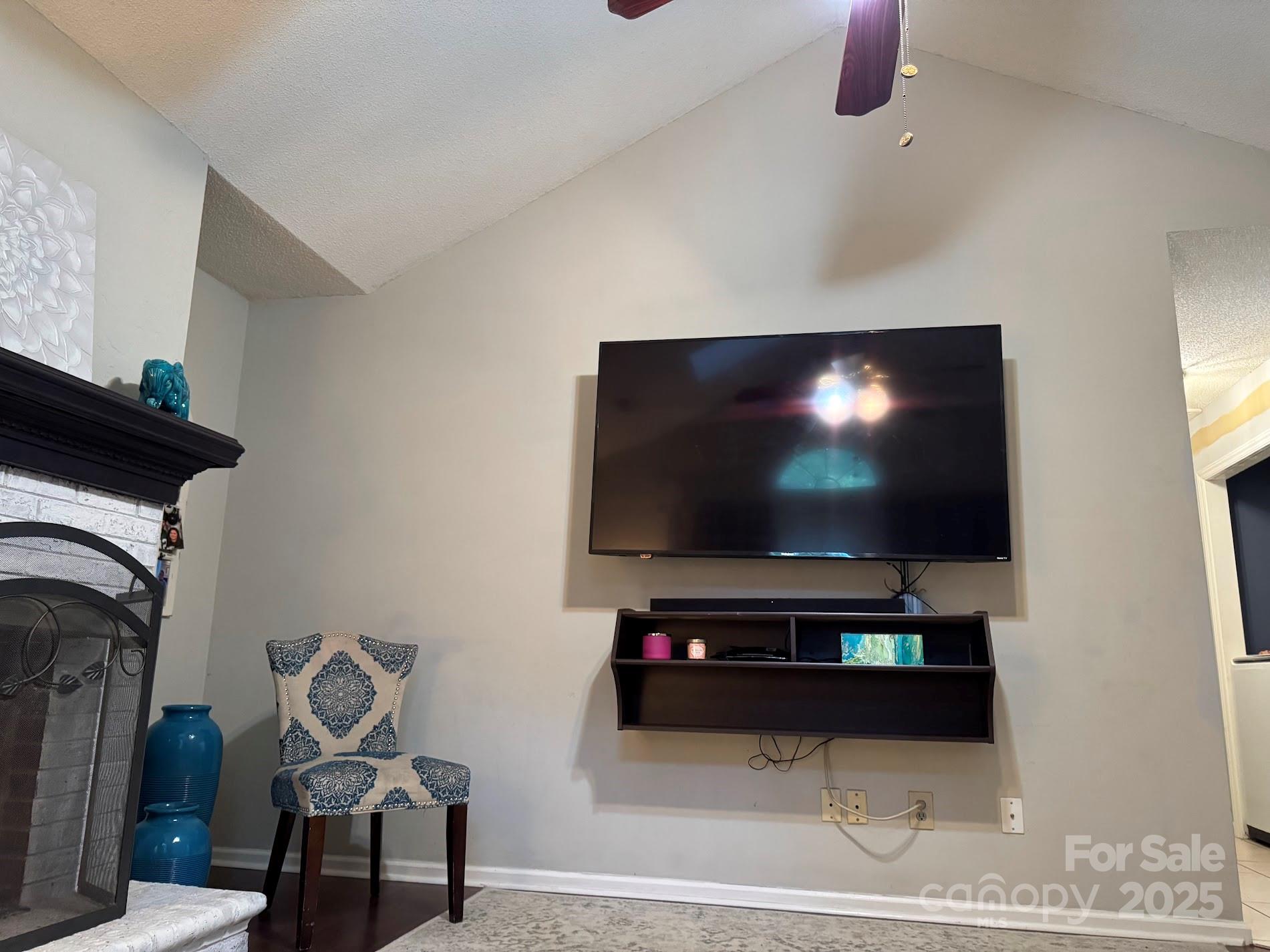 328 Glenridge Court