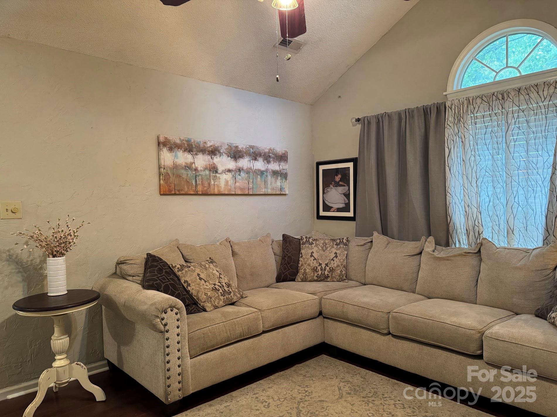328 Glenridge Court
