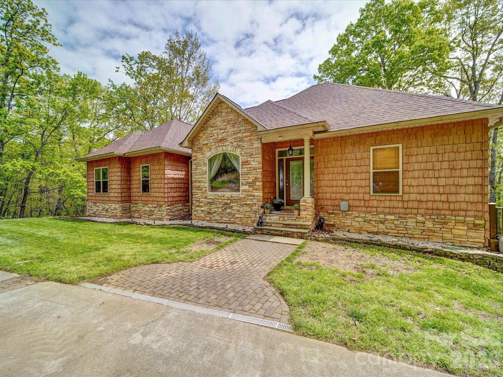 135 Boulder Ridge Drive