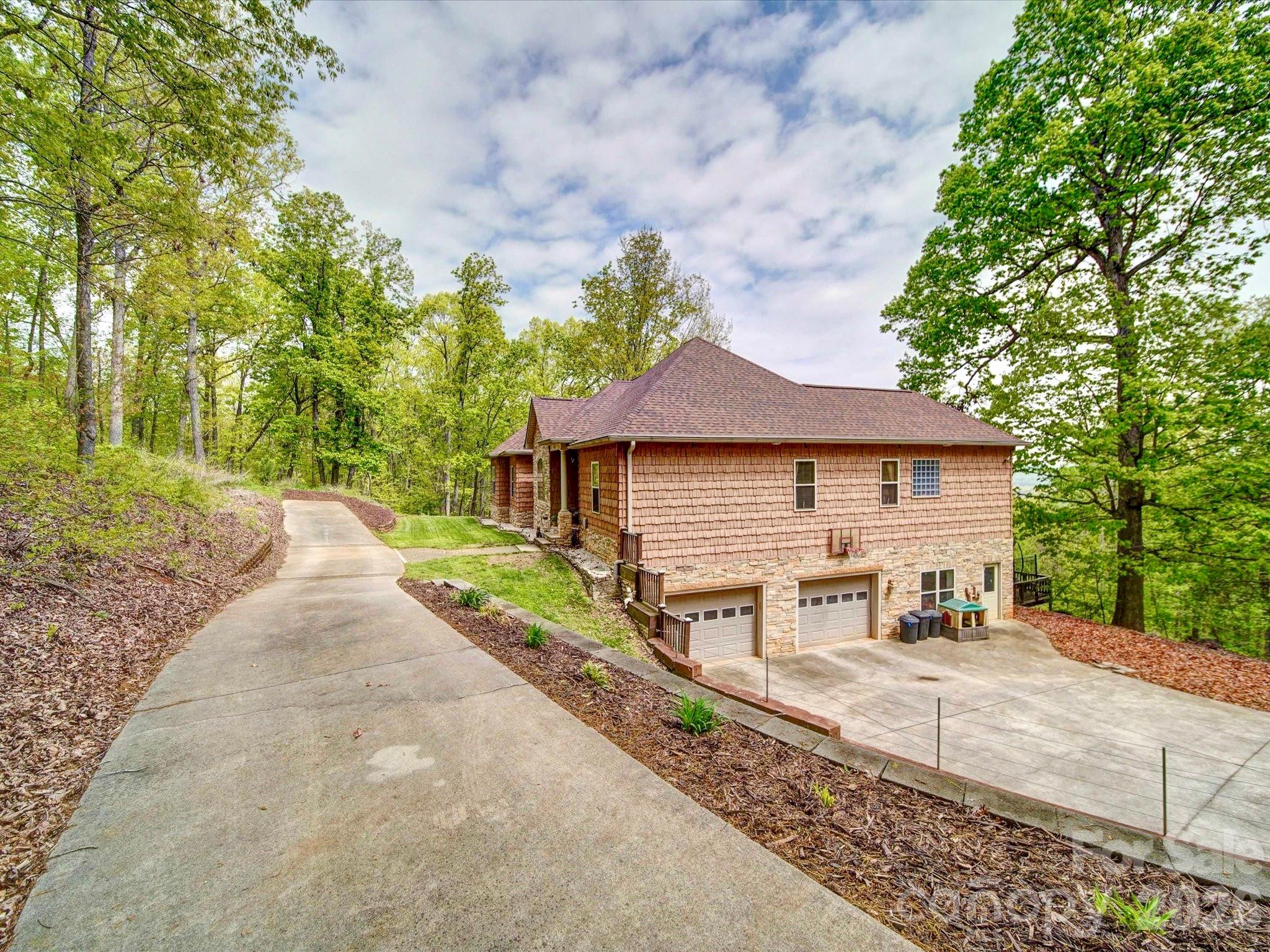 135 Boulder Ridge Drive