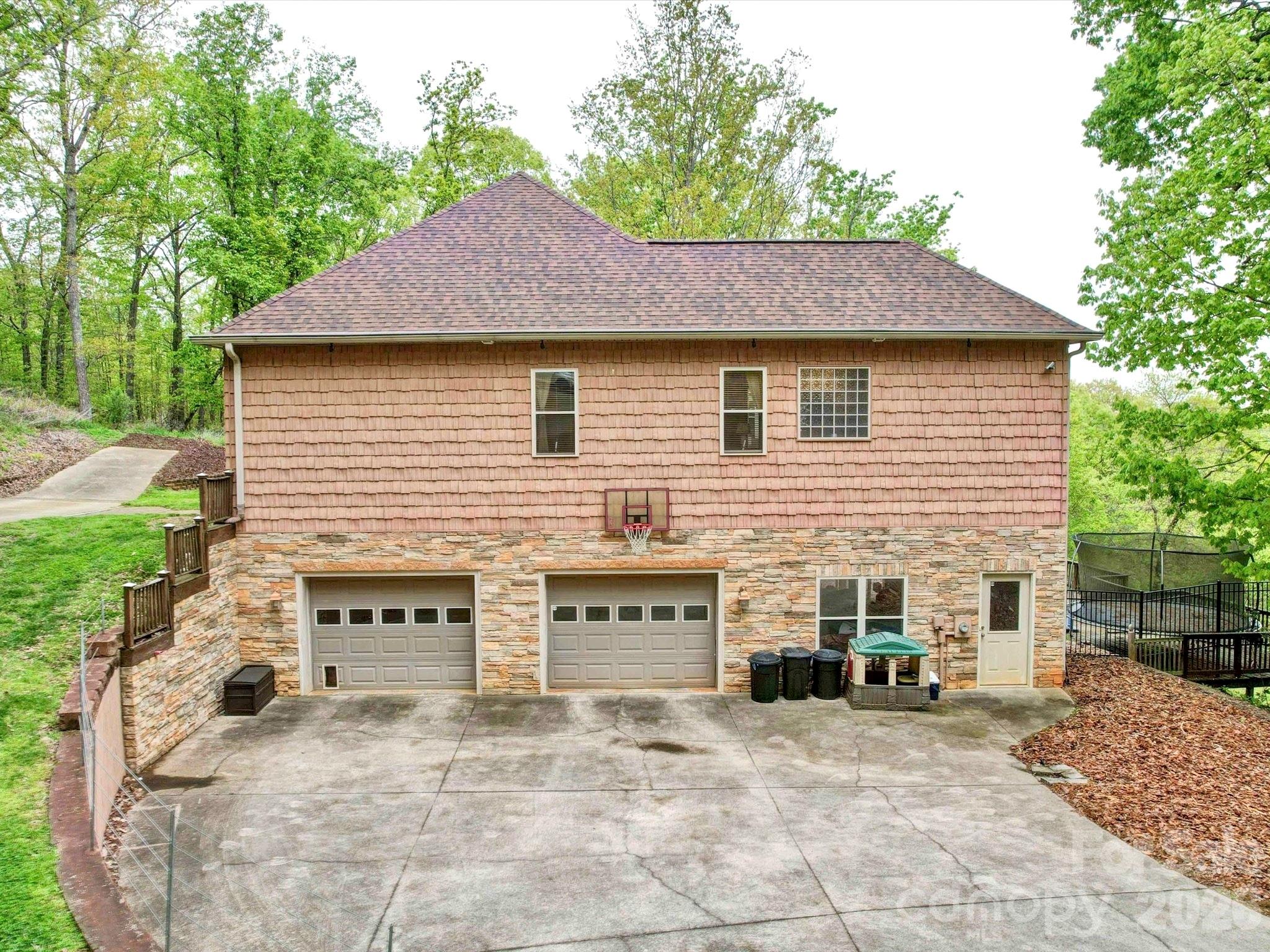 135 Boulder Ridge Drive