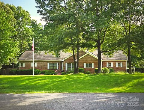 Photo of 1760 Jacobs Way, Sherrills Ford, NC 28673 (MLS # 4252682)