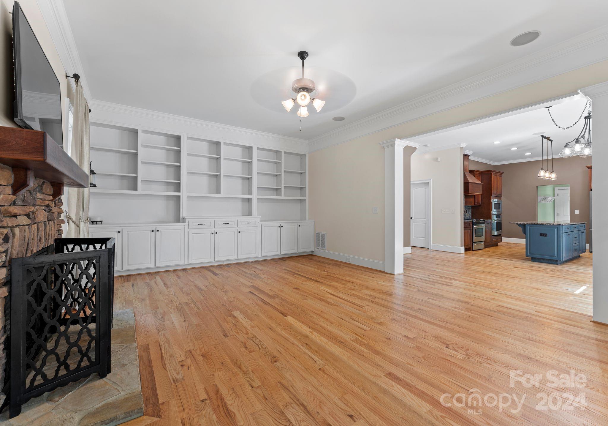 124 Streamwood Road