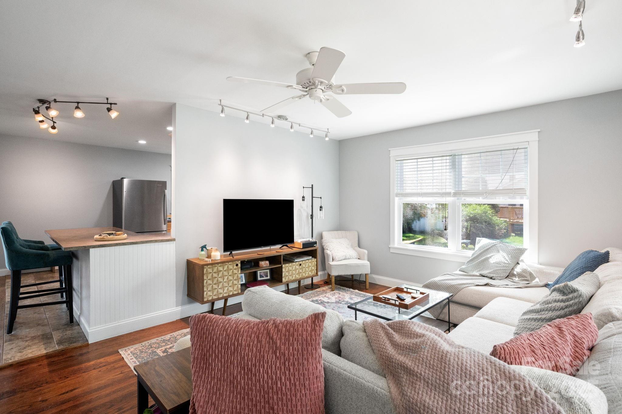 31 Skyland Circle