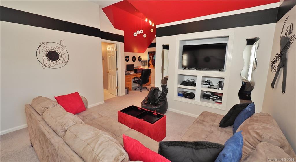 The Hamptons - Residential