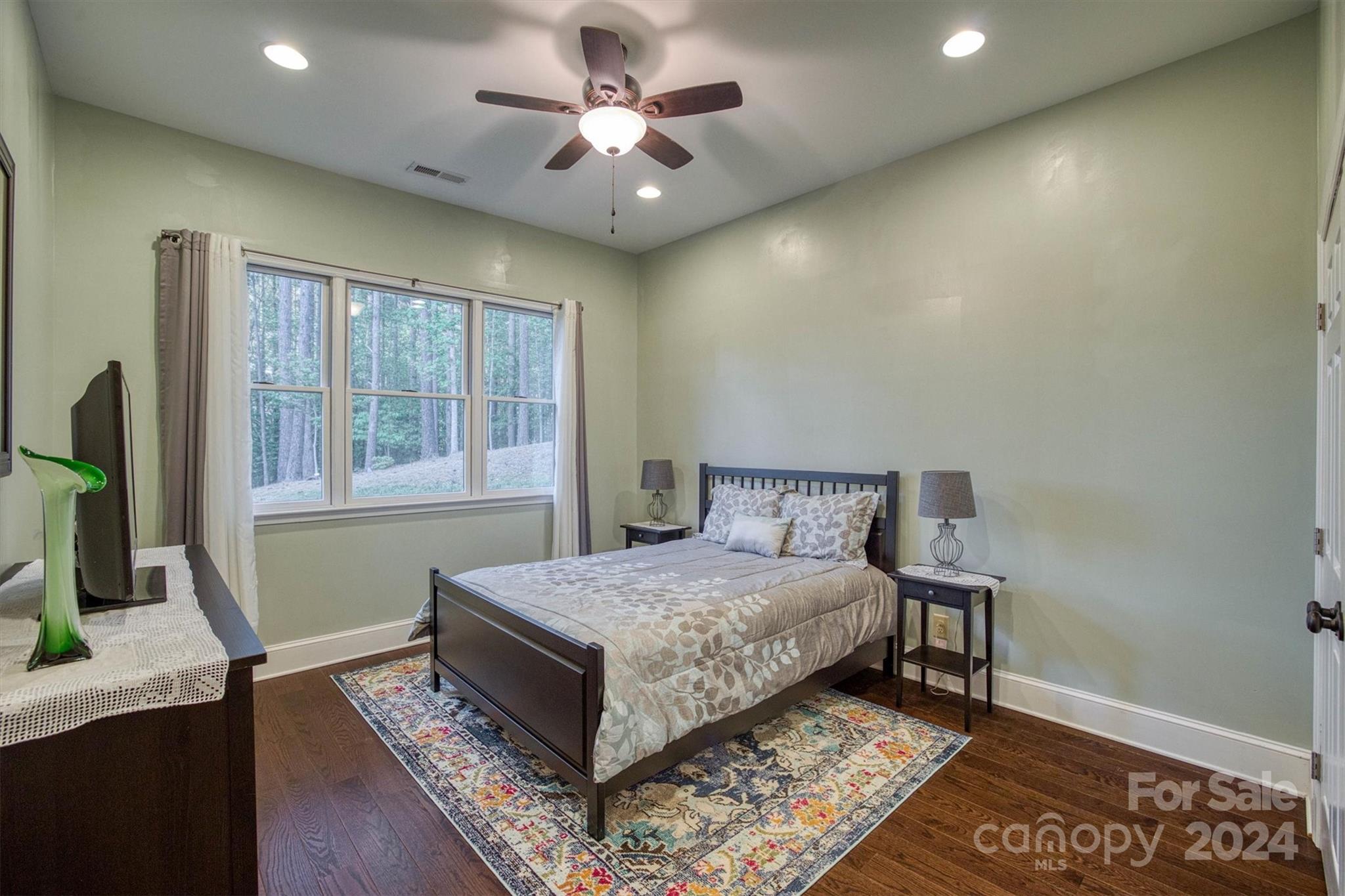 Paradise Harbor - Residential