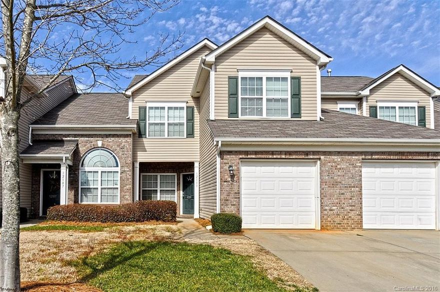 STUNNING FULLY UPDATED 3 BEDROOM 2.5 BATH TOWNHOME AWAITS YOU! THIS 3 BED 2.5 UNIT HAS UPDATED FLOORS ON THE MAIN WITH CERAMIC TILE IN THE KITCHEN AND HALF BATH. KITCHEN HAS 42IN MAPLE CABINETS WITH SOLID SURFACE COUNTERS AND AN ISAND BREAKFAST BAR. ENTIRE HOME HAS BEEN CUSTOM PAINTED AND BRAND NEW CARPETS THROUGHOUT THE UPSTAIRS. VAULTED CEILING IN THE MASTER WITH SEPARATE SHOWER/GARDEN TUB, X-LRG VANITY IN MASTER BATH. LARGE 2NDARY BEDS! SUPER CONVENIENT LOCATION NEAR CAROLINA PLACE MALL!