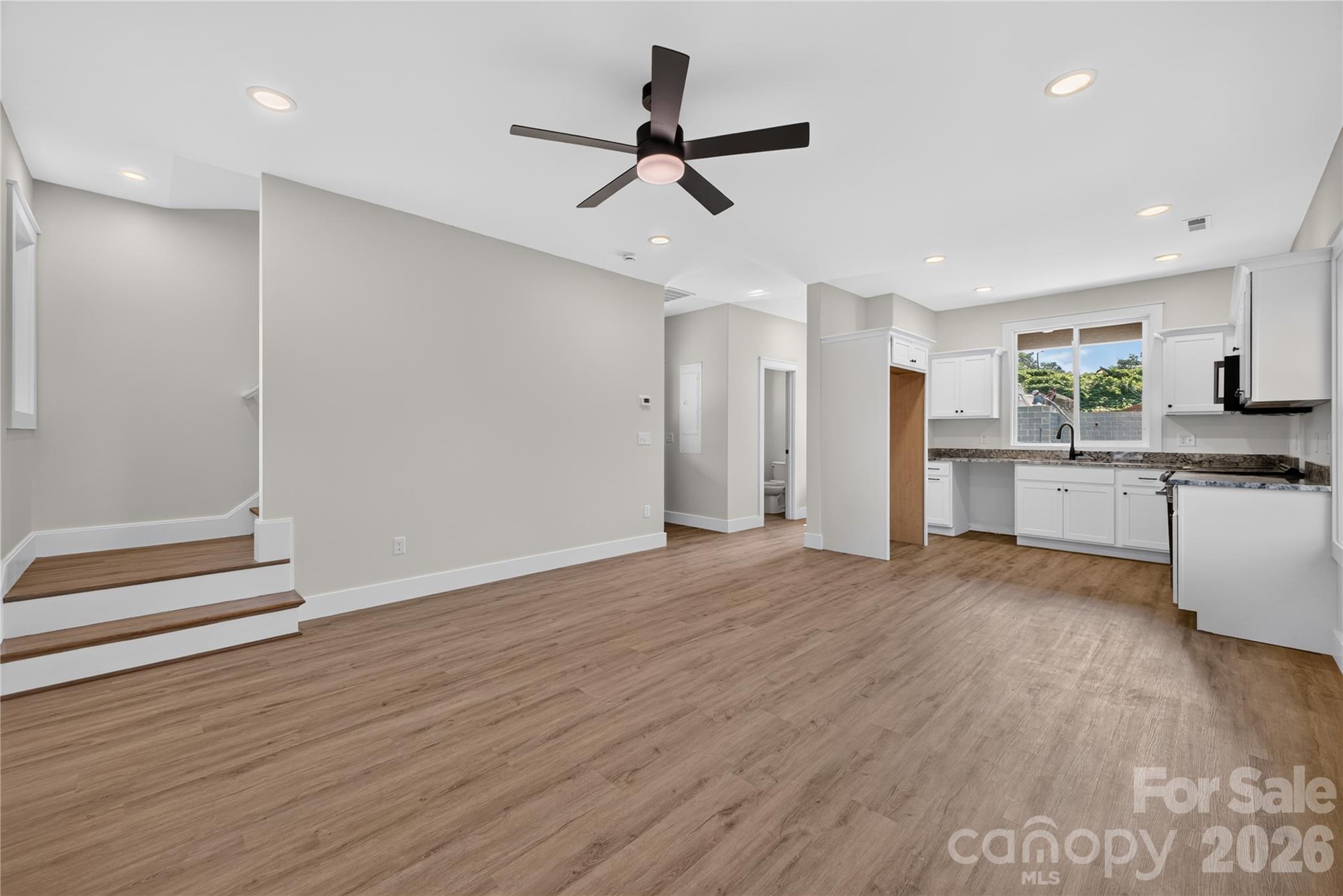 1013 Fassifern Court