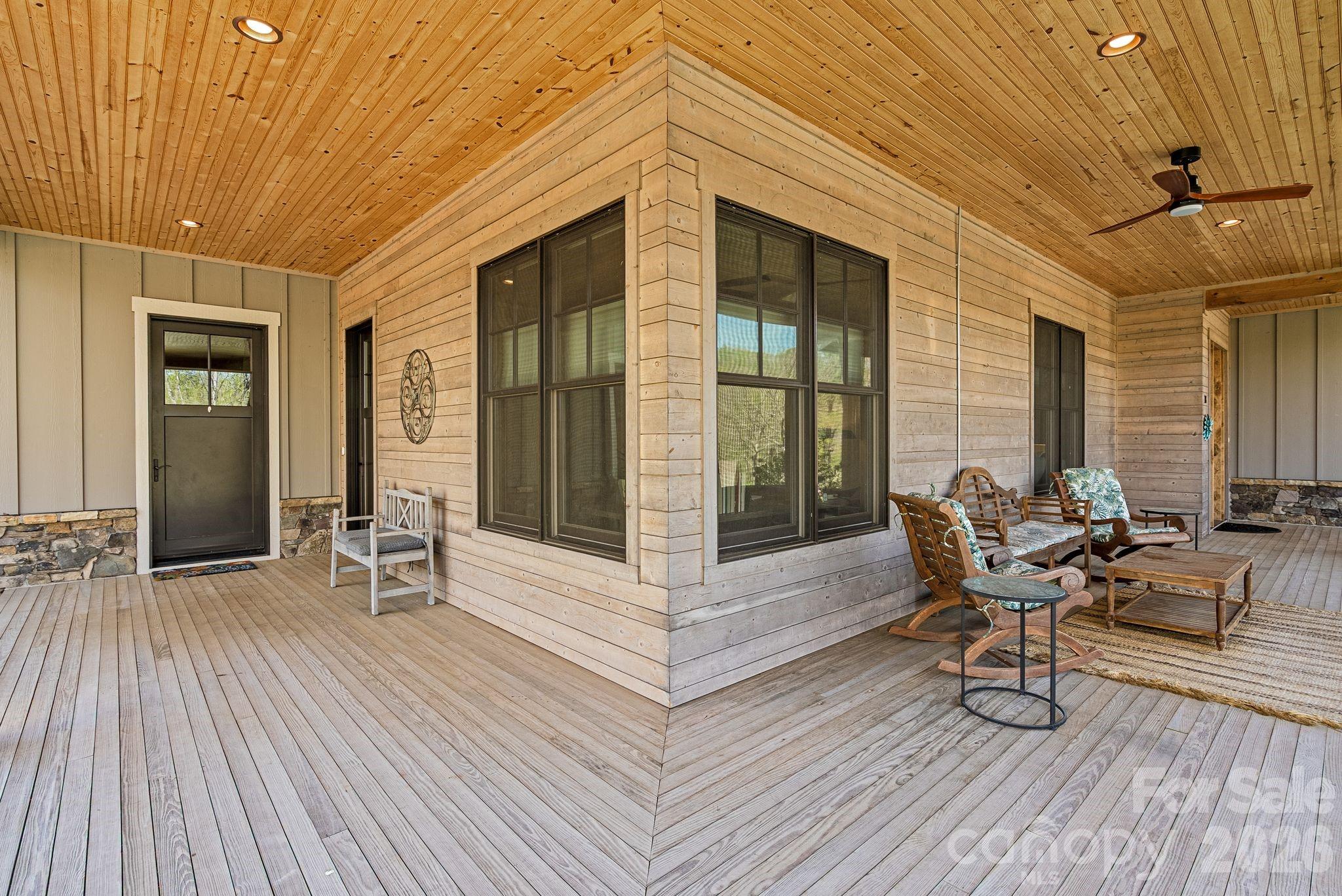 18 Majestic Oak Circle