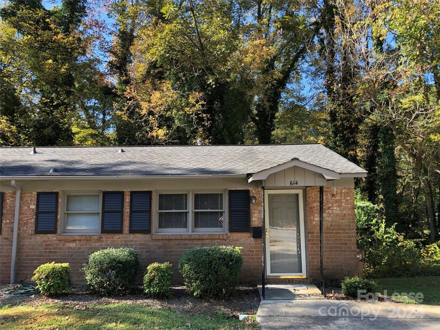 Very nice apartment conveniently located to downtown Lincolnton.  Apartment features hardwood floors and comes with a range and refrigerator.  Rent is $850 and security deposit is $850.  Application fee is $40 per adult.  No pets.