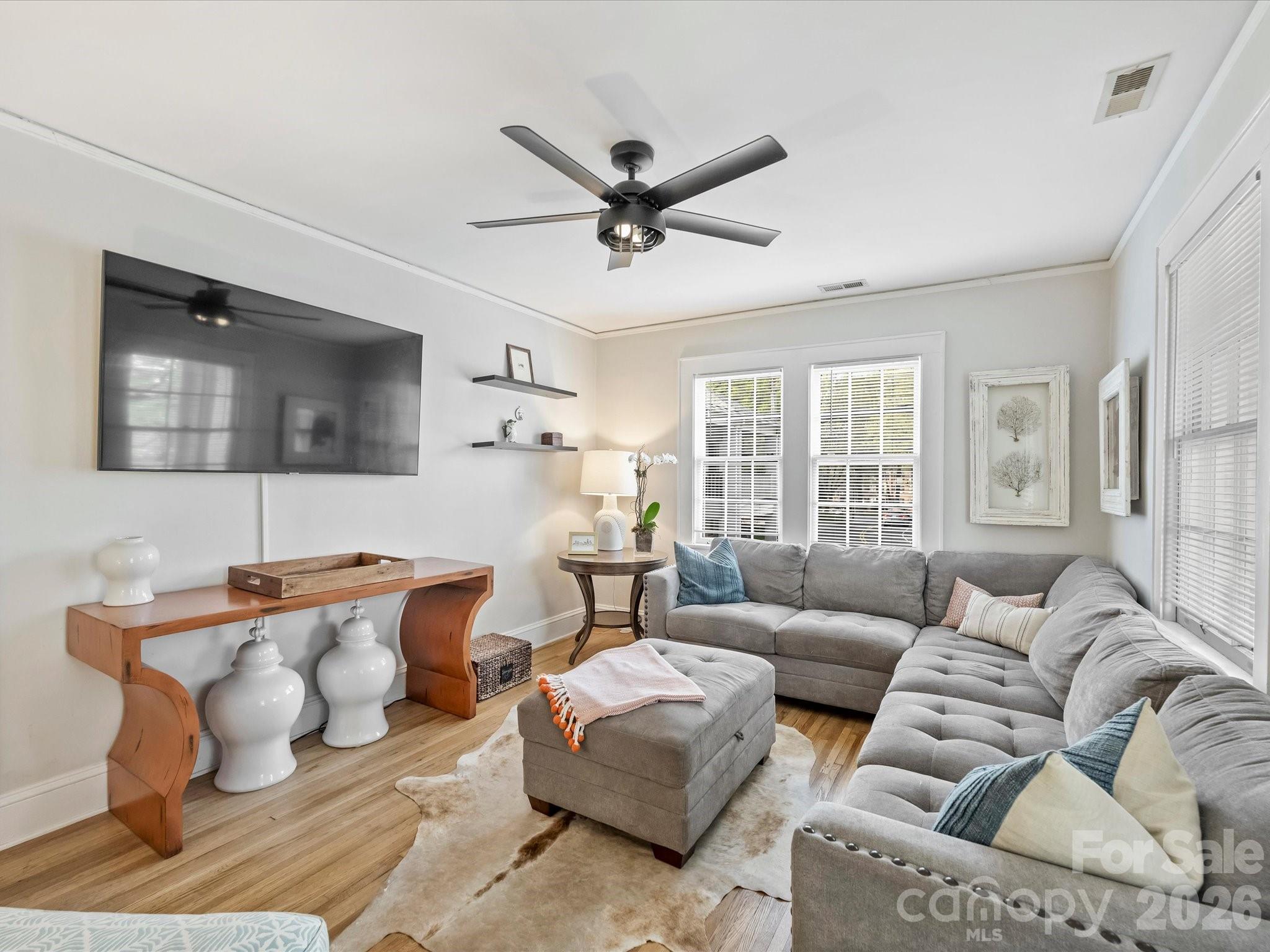 124 N Laurel Avenue 4