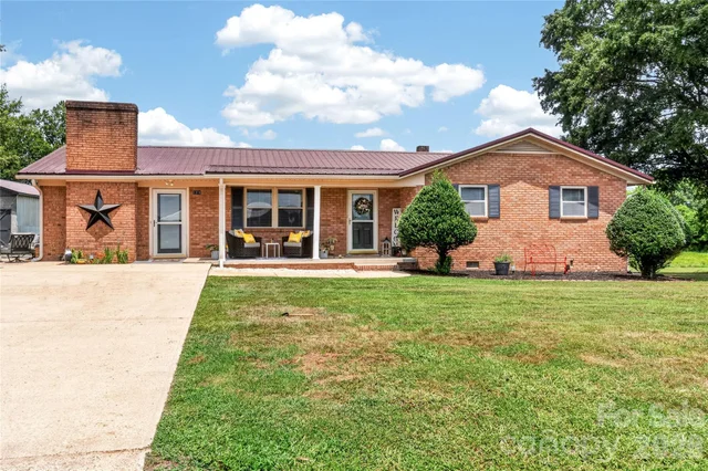 1316 Drumstand Road, photo 2 of 39
