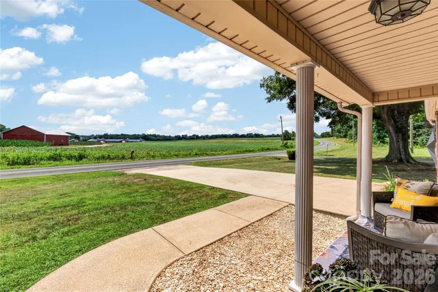1316 Drumstand Road, photo 5 of 39