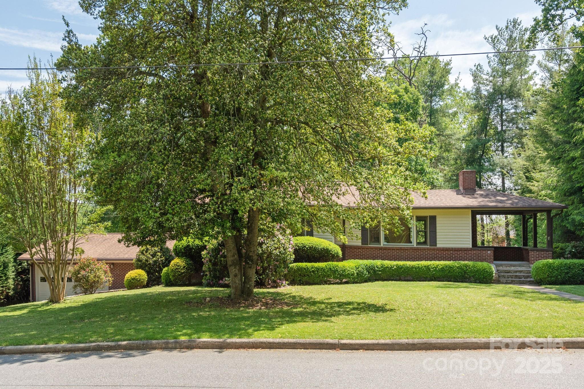 10 S Oak Forest Drive