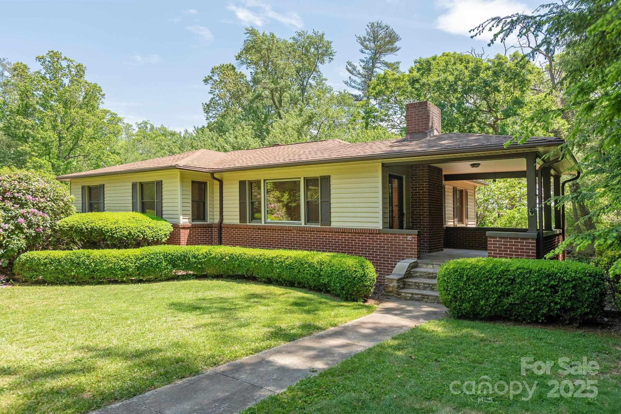 10 S Oak Forest Drive