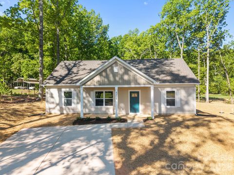 Photo of 820 Bethlehem Road, Kings Mountain, NC 28086 (MLS # 4368352)
