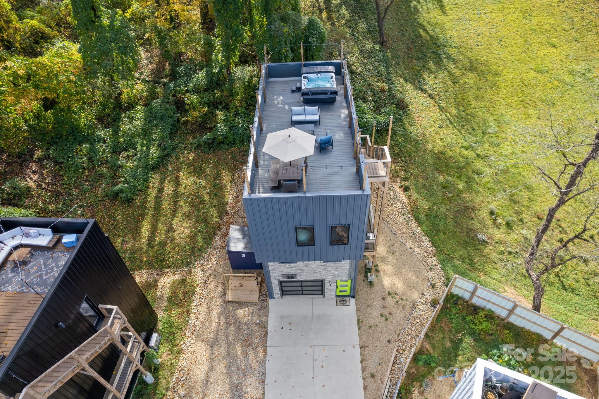 28 Carrick Lane