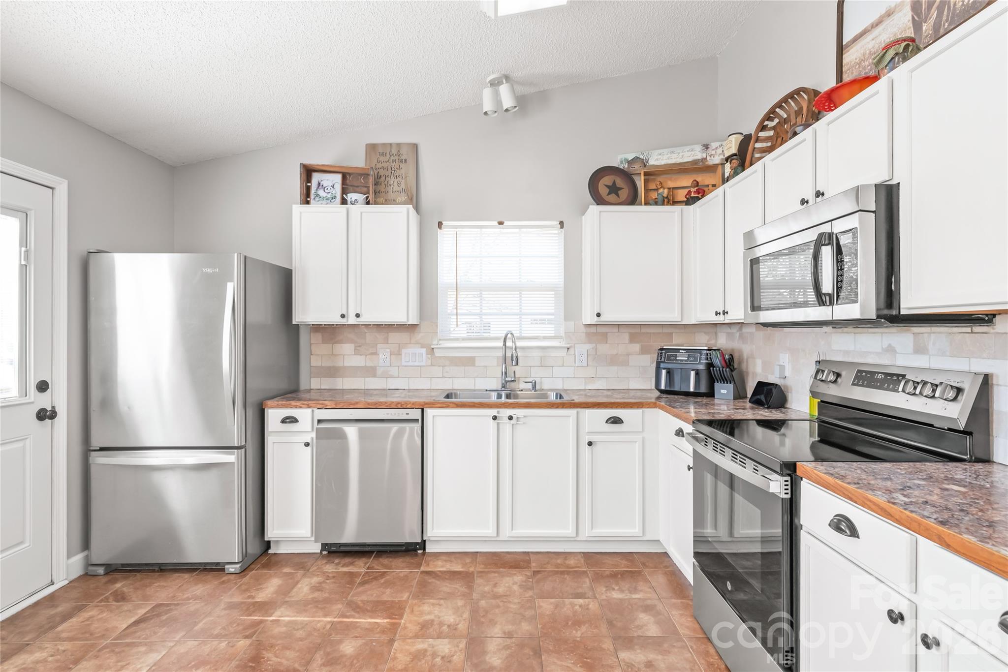 3085 Counselors Drive