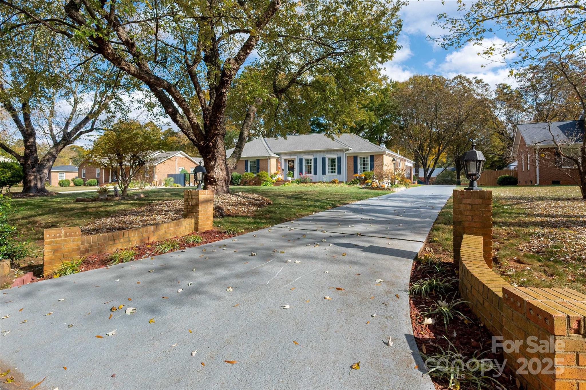 14200 Springwater Drive