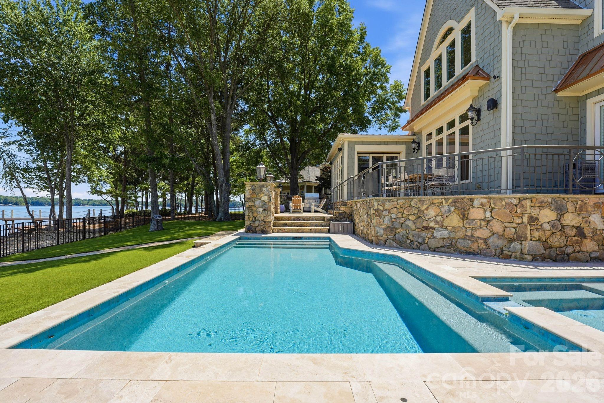 3900 Channel Pointe Lane