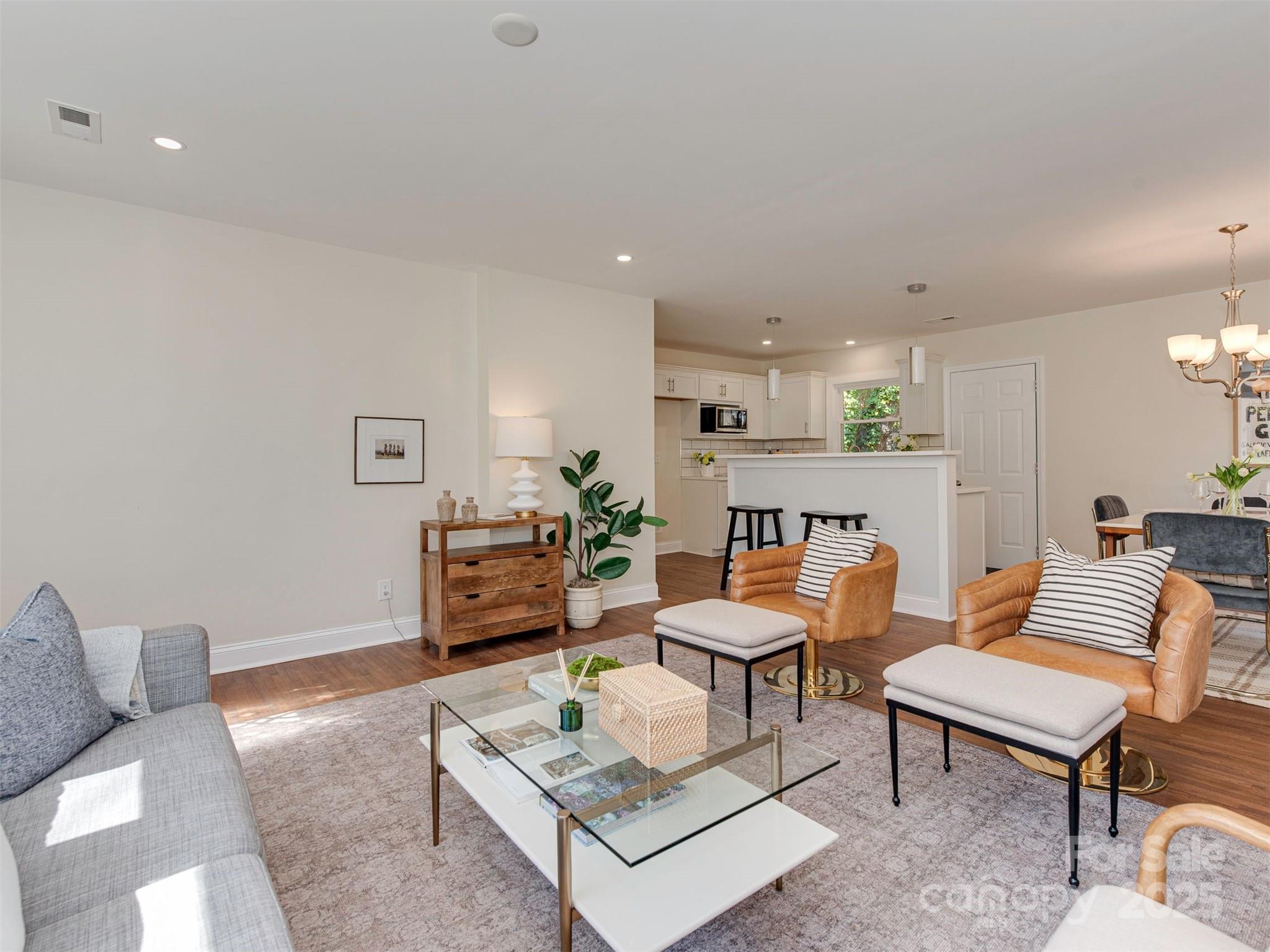 1147 Norland Road