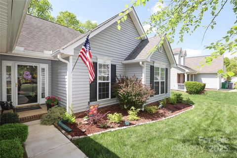 7515 Shadowstone Drive Charlotte NC 28270