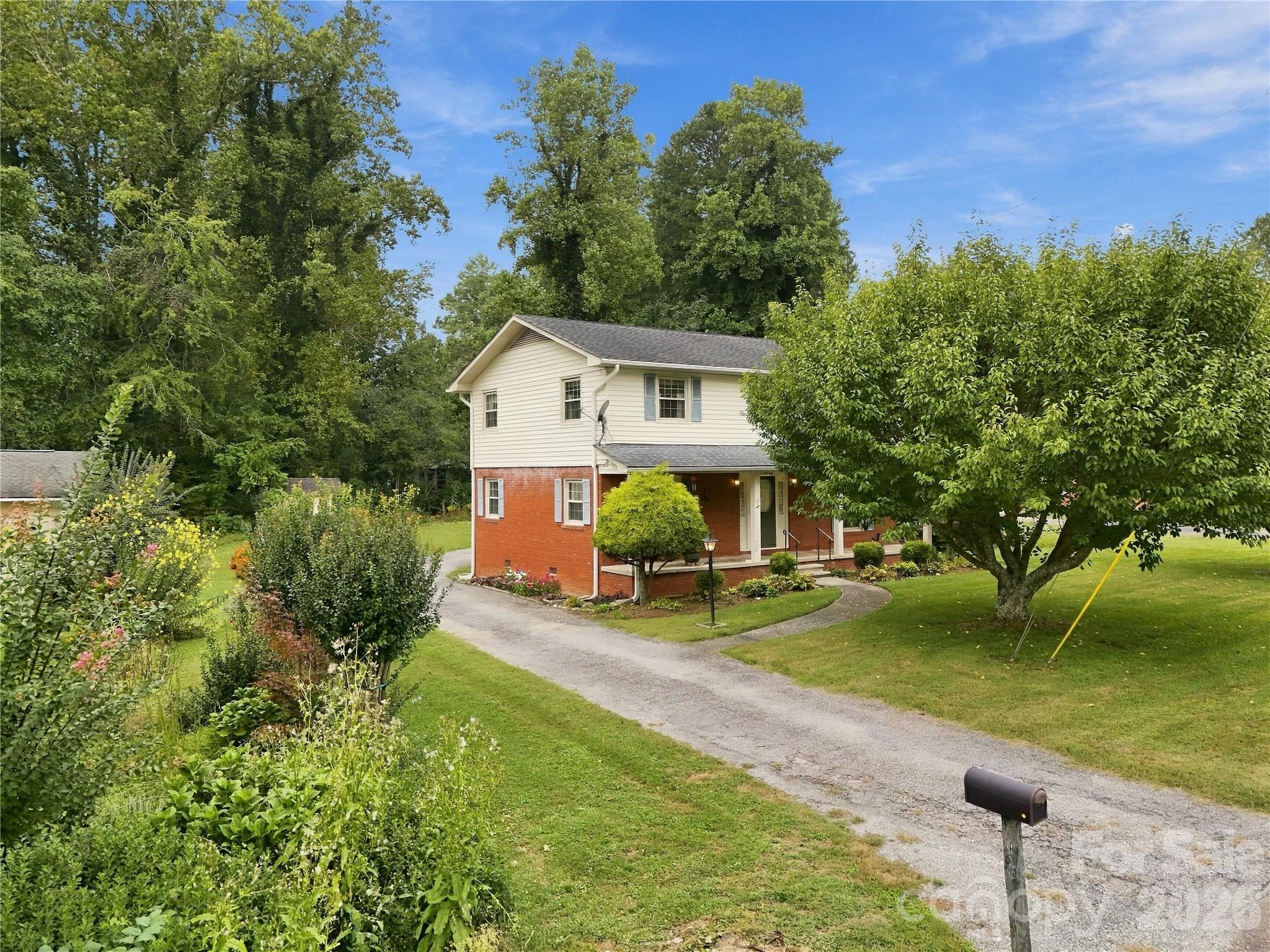 1641 Camelot Drive