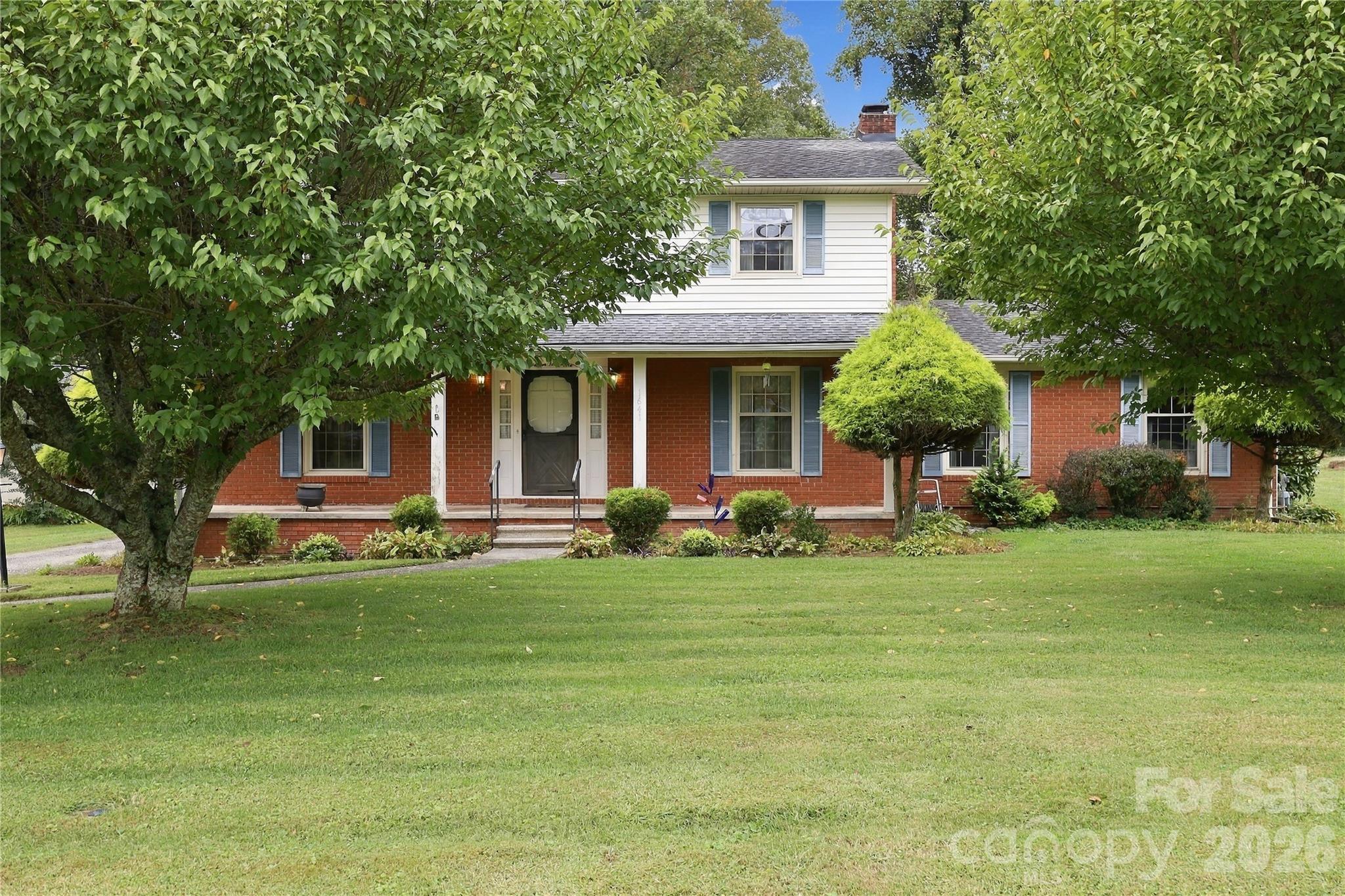 1641 Camelot Drive