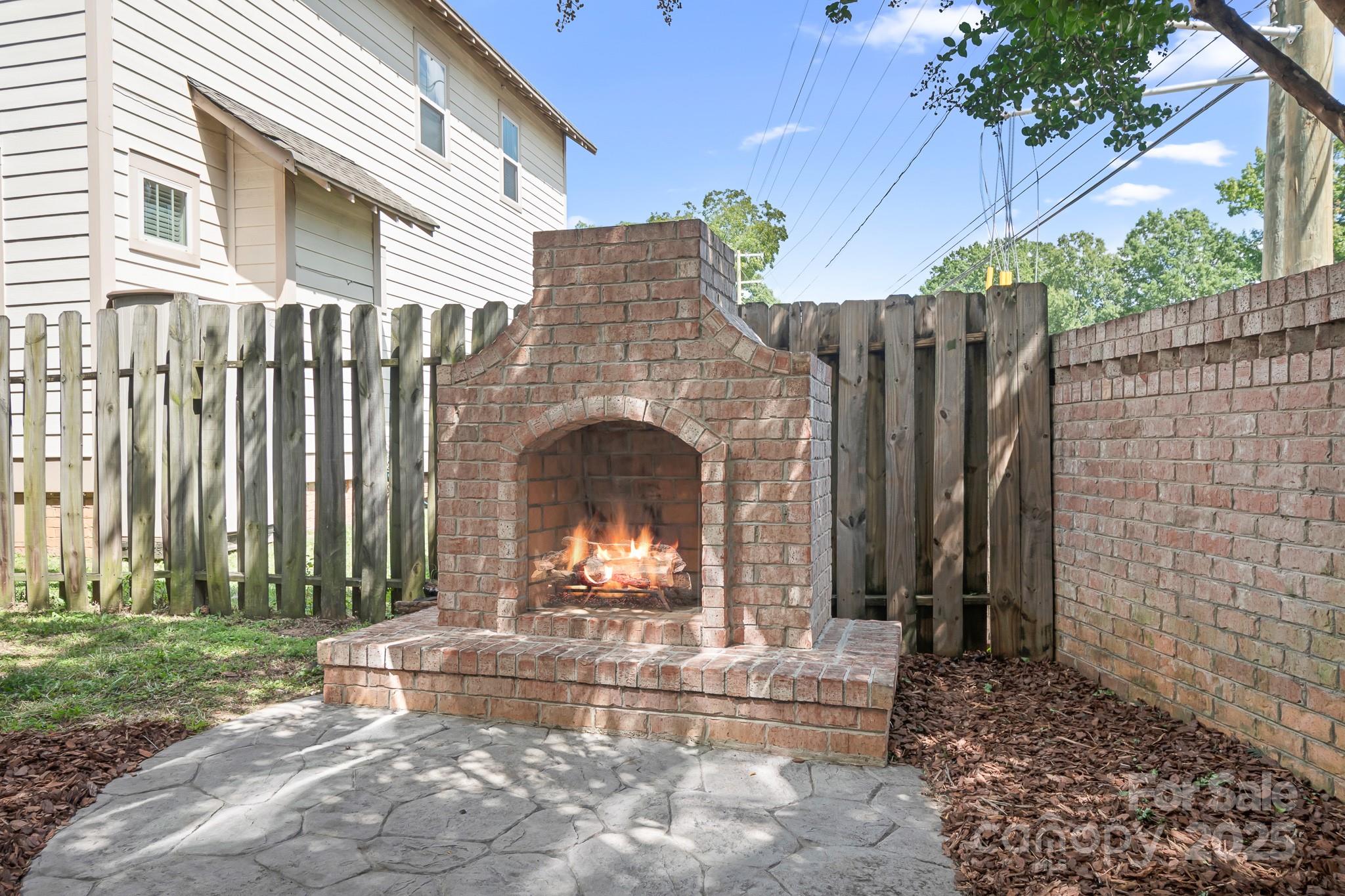 3702 Oakwood Avenue