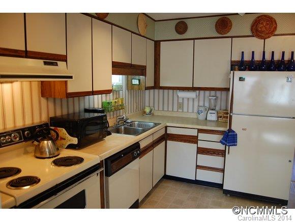 Kanuga Place Condos - Residential