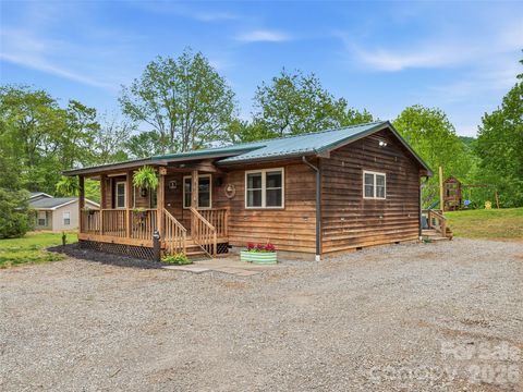 3 Mos Way Candler NC 28715