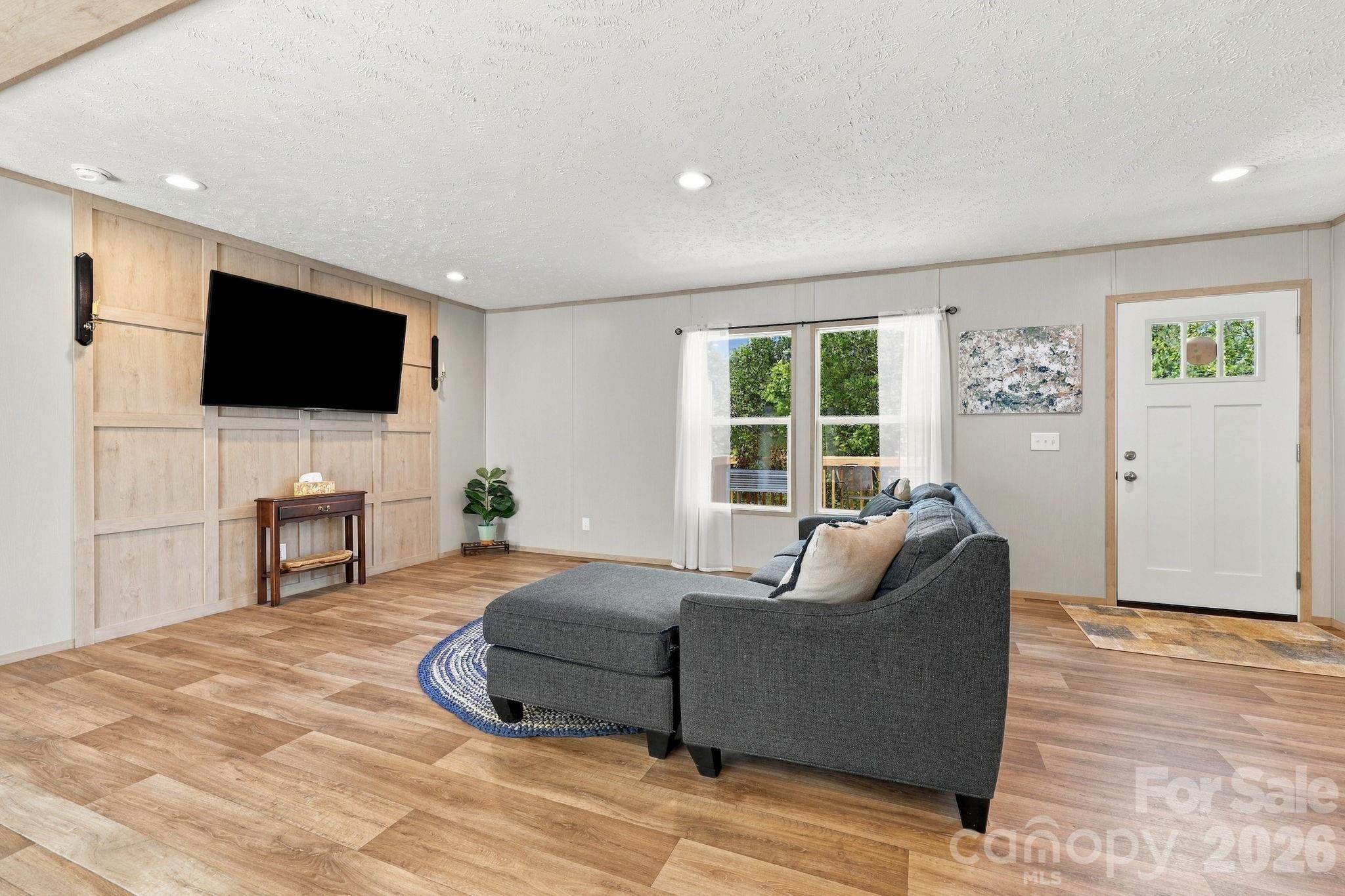 1001 Fisher Lane