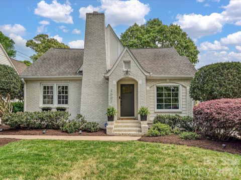 Photo of 2001 Beverly Drive, Charlotte, NC 28207 (MLS # 4369527)