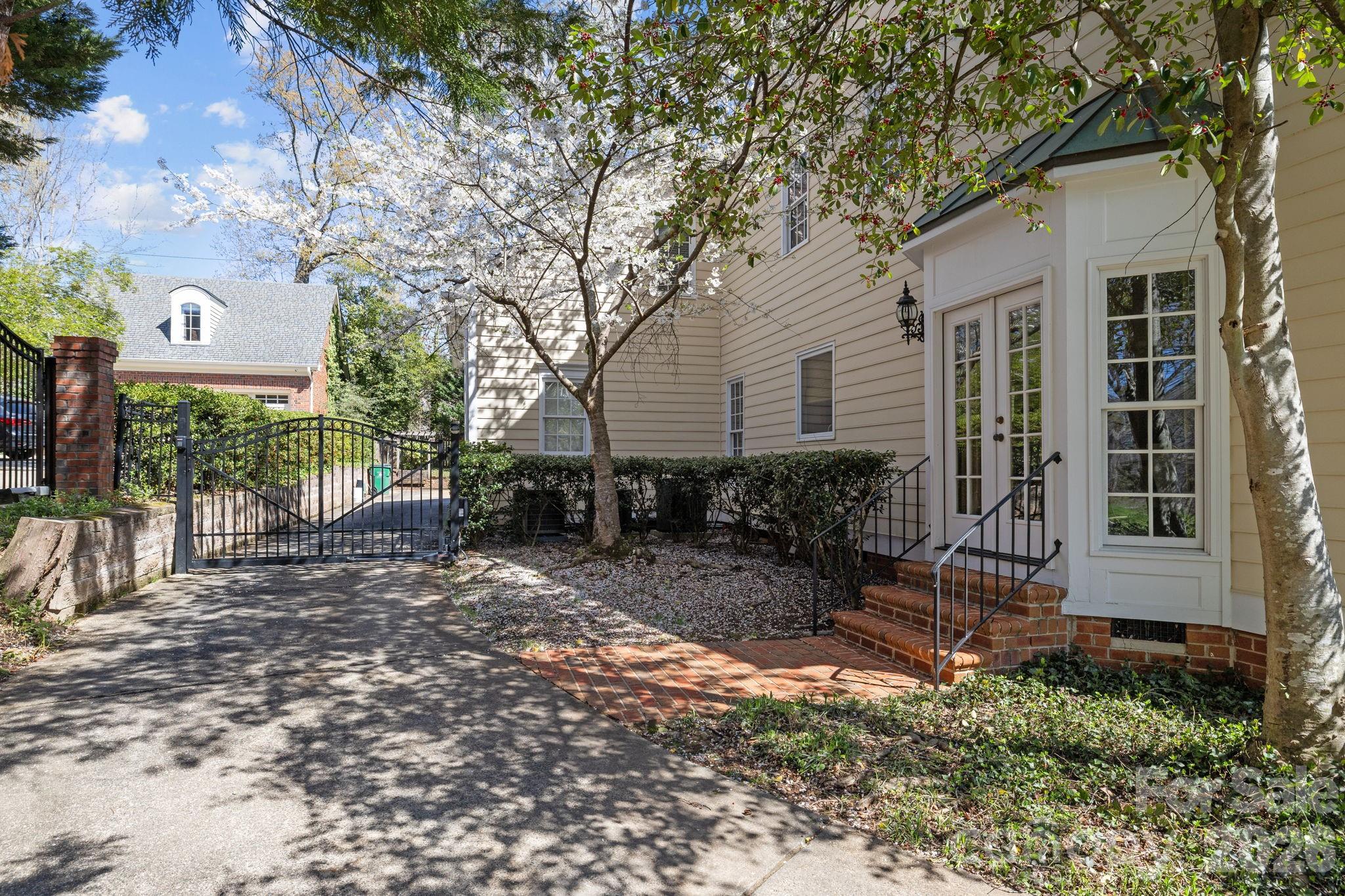 Myers Park - Residential