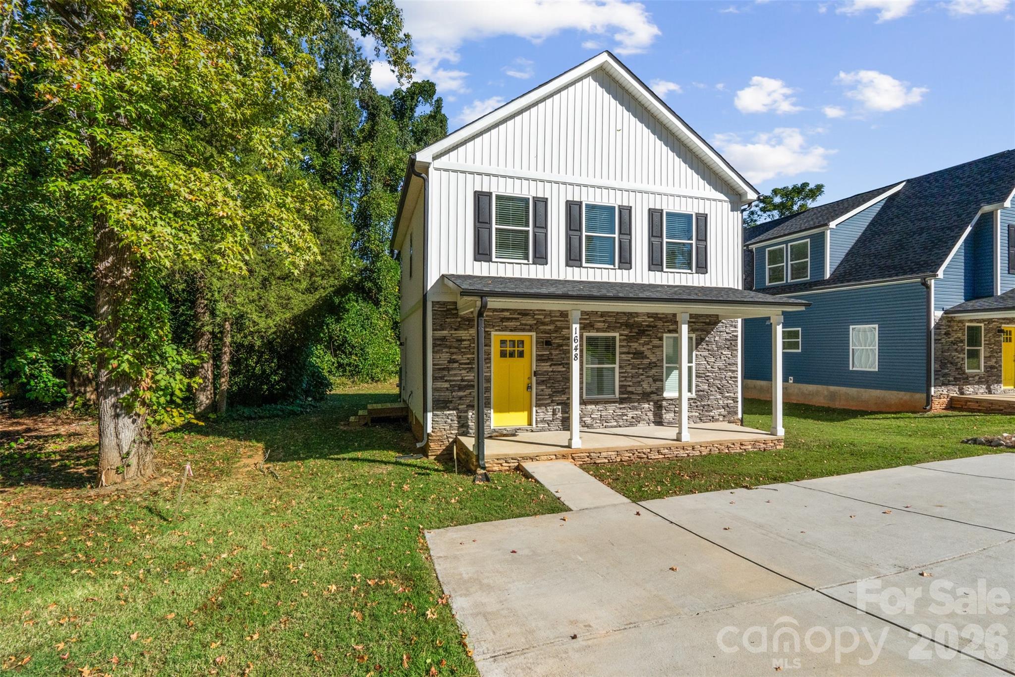 1648 Main Street W