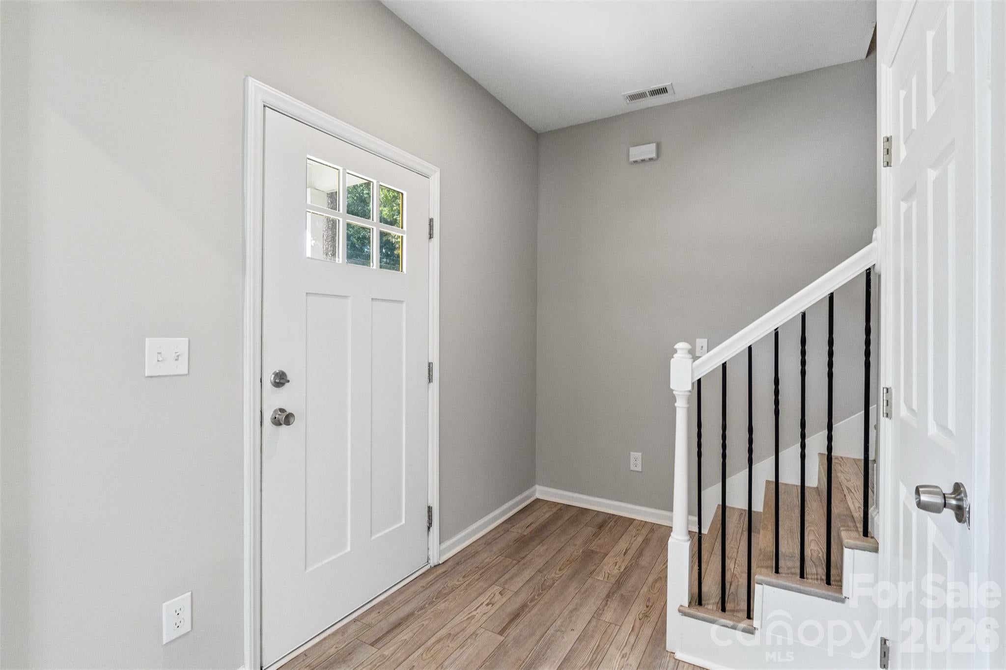 1648 Main Street W
