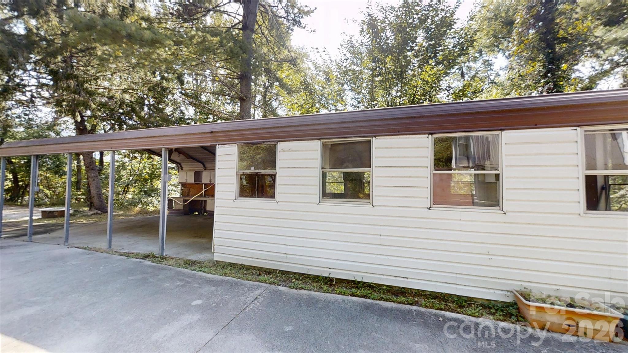 175 River Lane