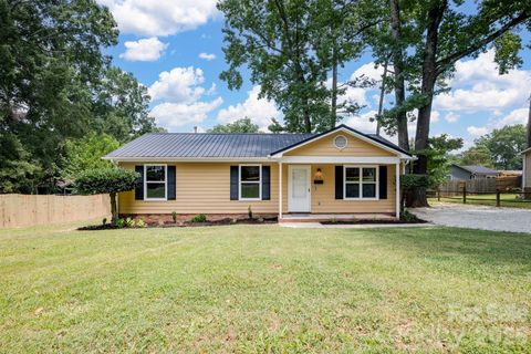 Photo of 612 Welsh Avenue, Monroe, NC 28112 (MLS # 4398332)