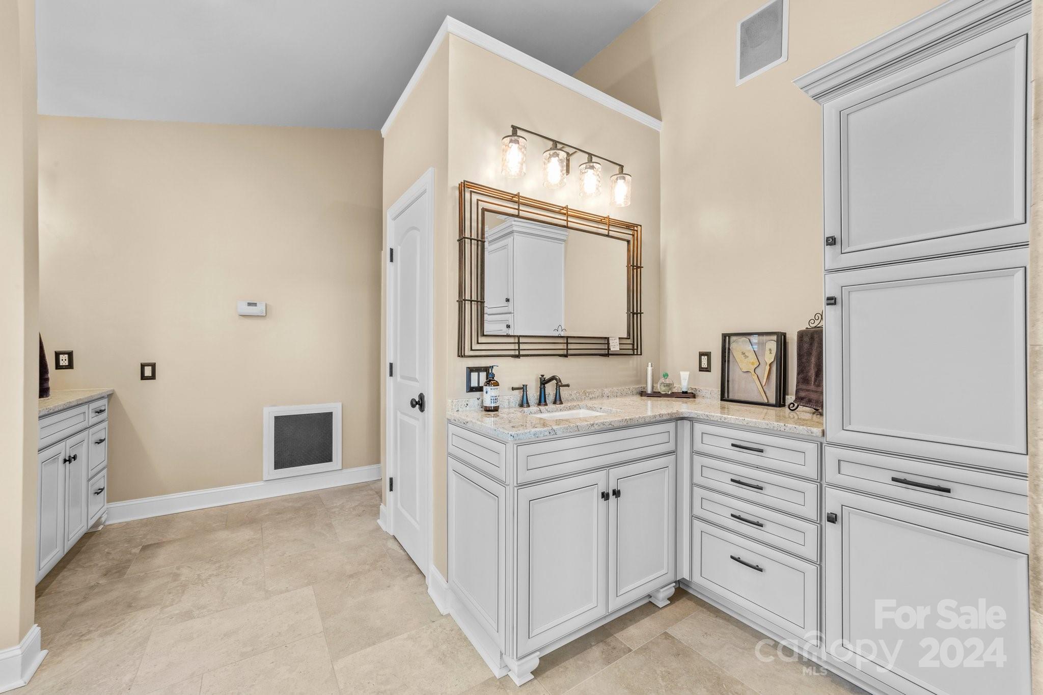 100 Norman Place - Residential