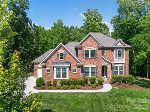 Photo of 1005 Kara Court, Matthews, NC 28104 (MLS # 4383379)