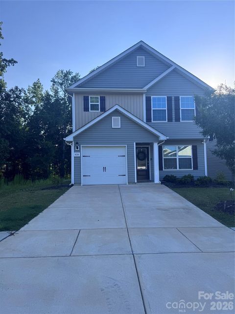 Photo of 5135 Wolfridge Avenue, Charlotte, NC 28214 (MLS # 4402948)