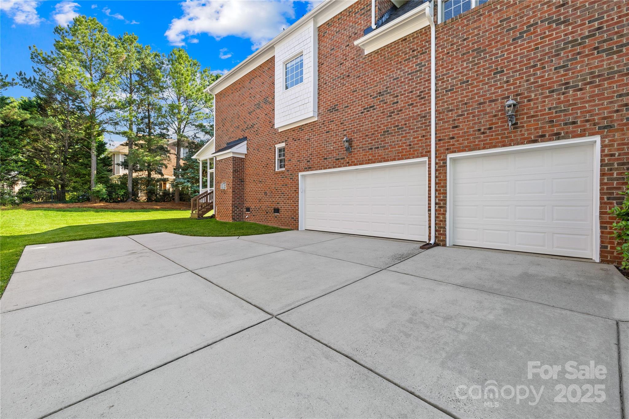 10024 Hazelview Drive