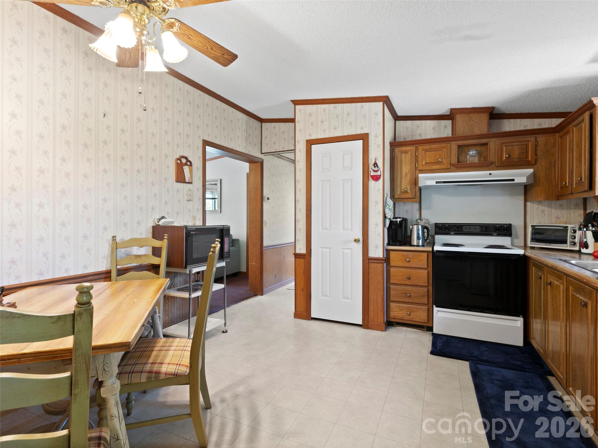 60 Dix Creek Chapel Road