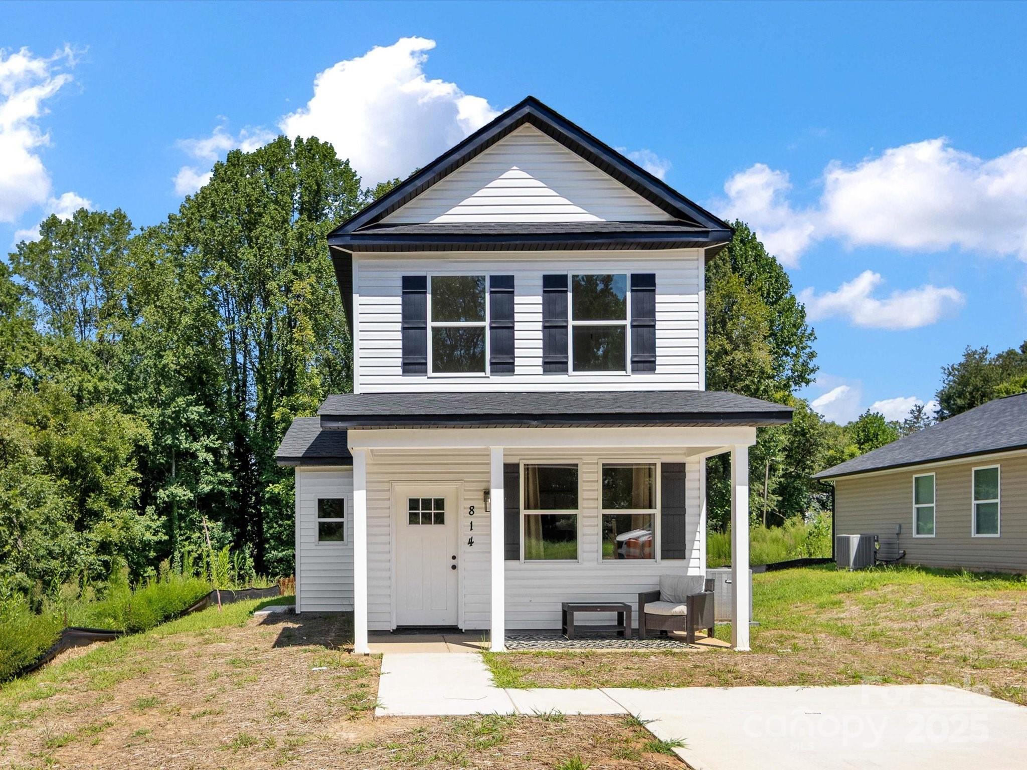 814 W Raleigh Avenue W