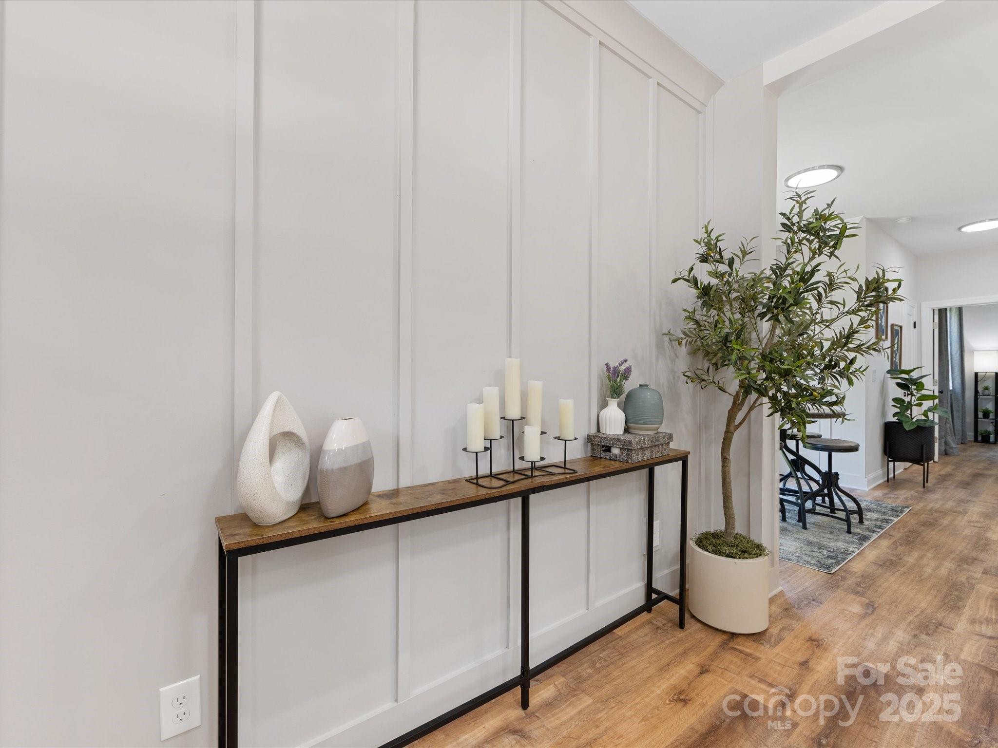 814 W Raleigh Avenue W