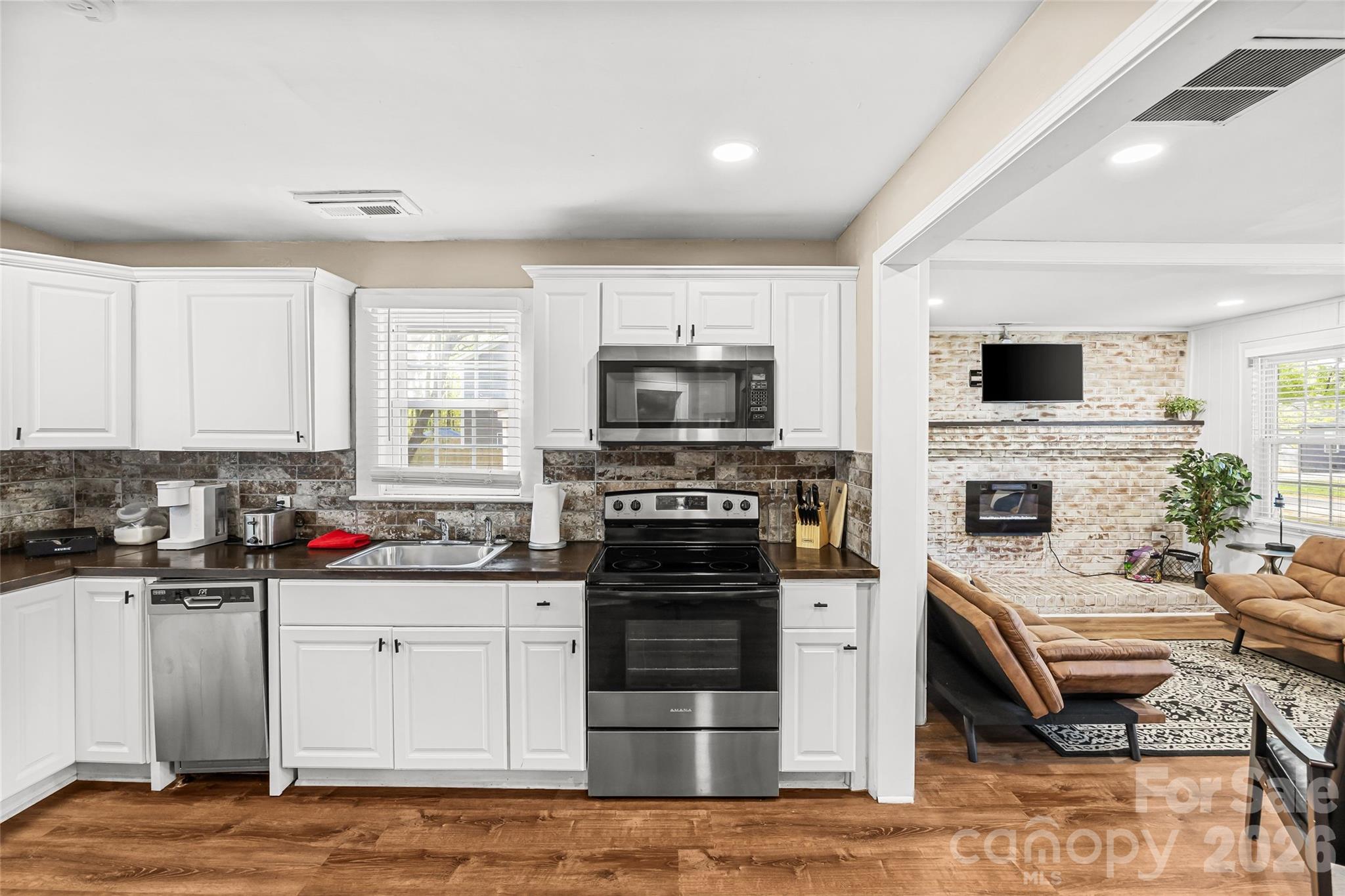 2738 Catalina Avenue