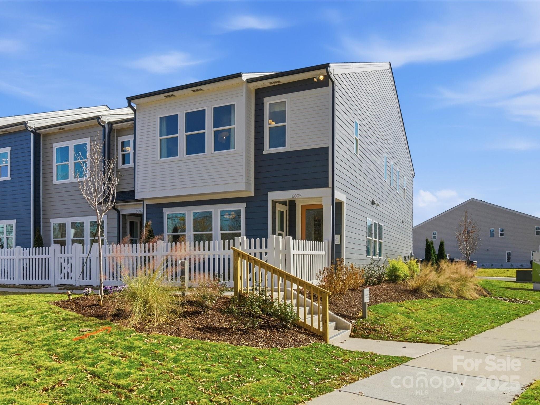 Ellis Townes - Residential